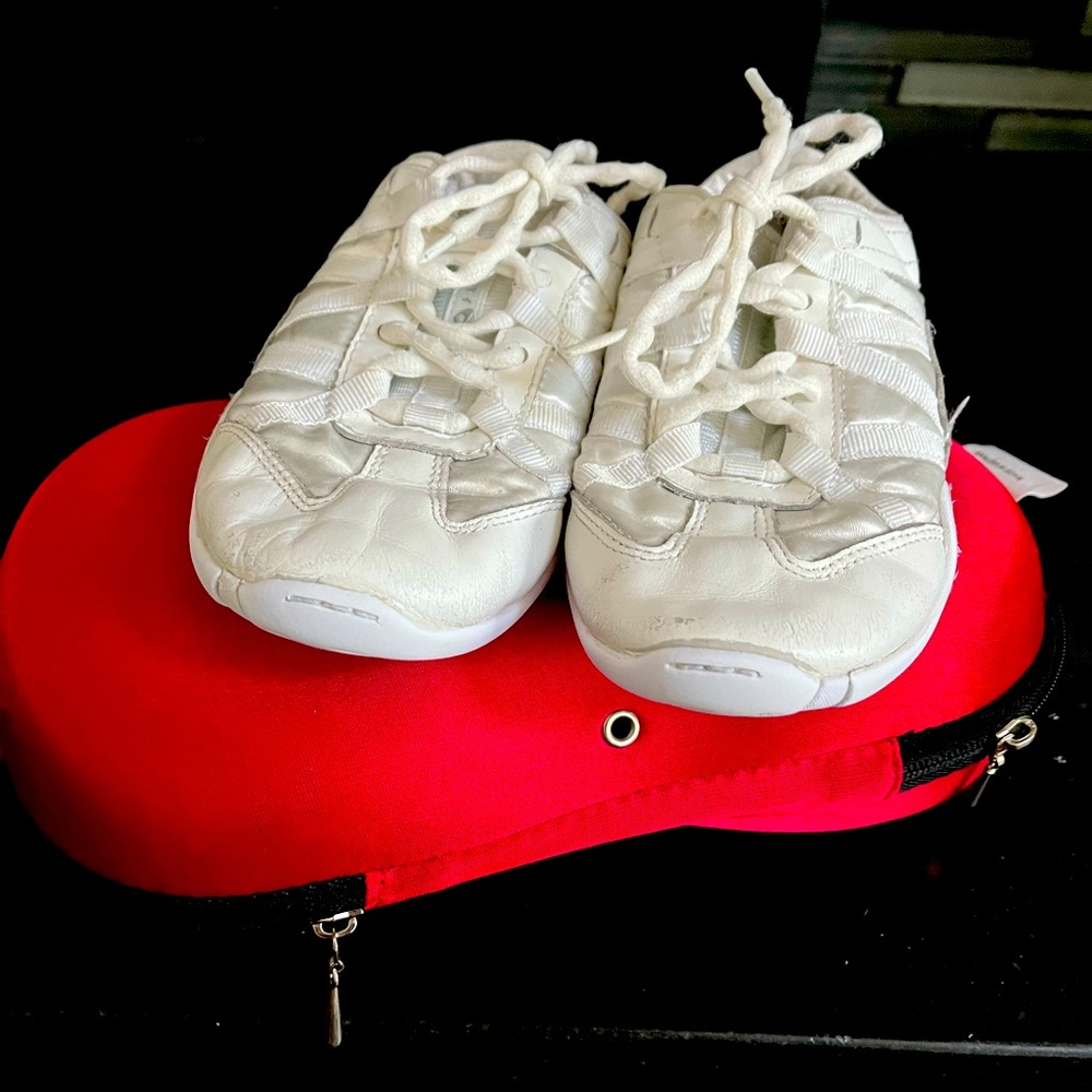 Nfinity evolution 5.5 cheer shoes - used one season